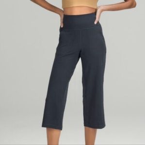 Lululemon align high-rise wide leg cropped pants, size 4